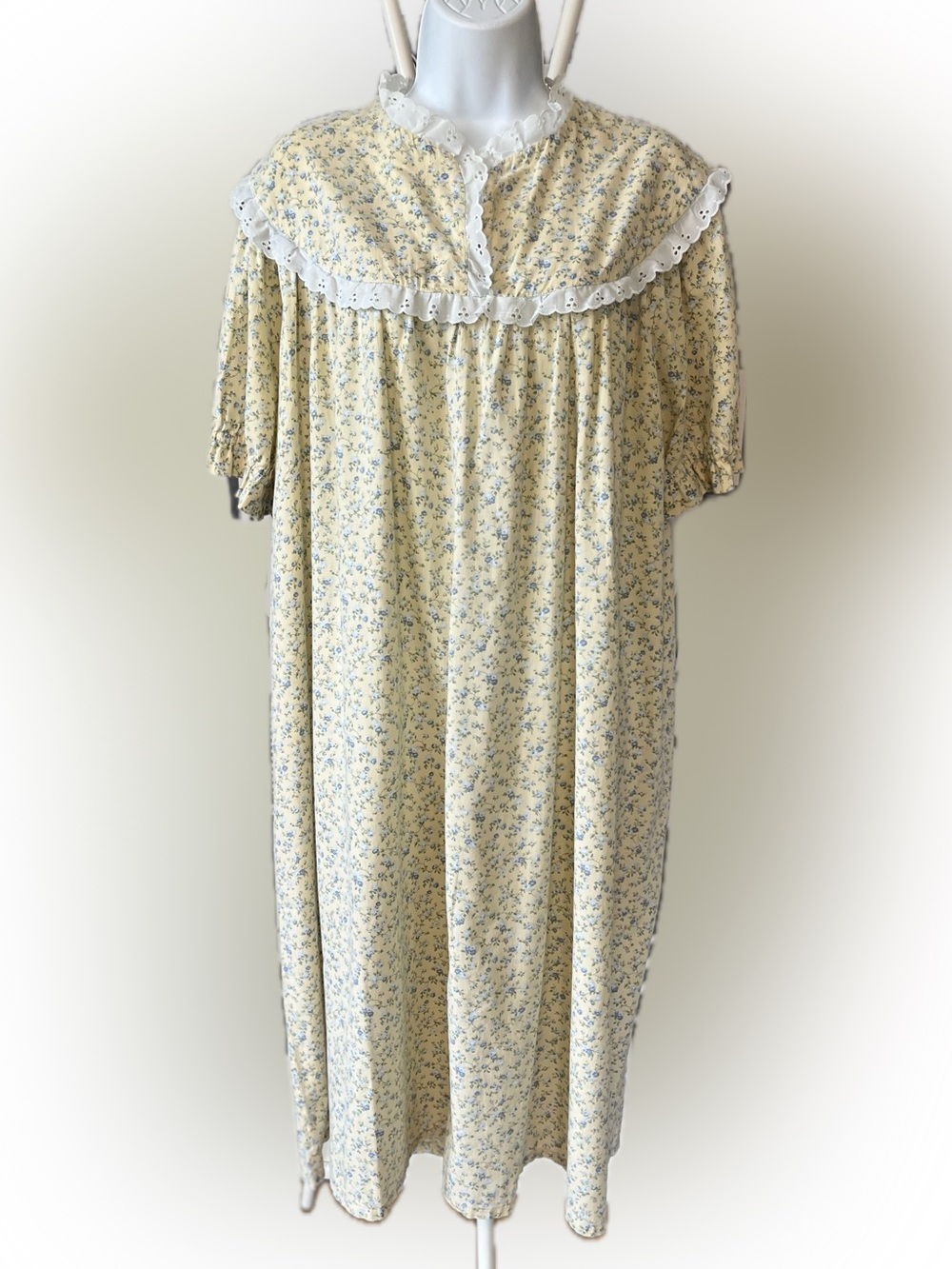 Vintage Handmade Cottage-core Yellow floral cotton nightgown with Lace Trim